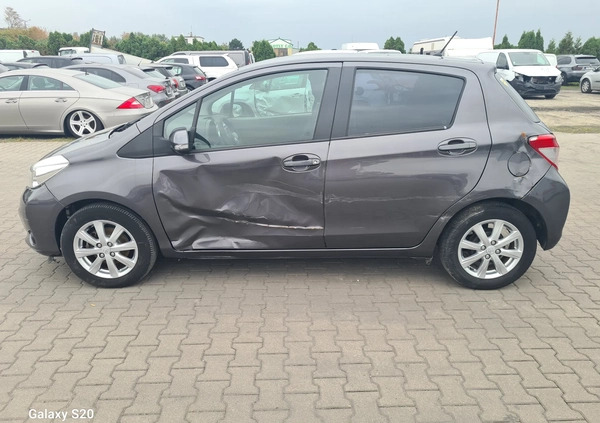 Toyota Yaris cena 11500 przebieg: 47000, rok produkcji 2013 z Pleszew małe 121